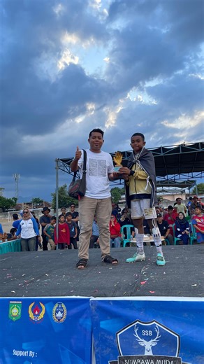 13K views · 181 reactions | Hari terakhir dari kompetisi sepakbola usia muda dalam rangka 1st Anniversary SSB Sumbawa Muda Selamat kepada para juara Semoga 5 tahun ke depan bisa menjadi atlet sepakbola profesional. | Semaras.Sia | Facebook
