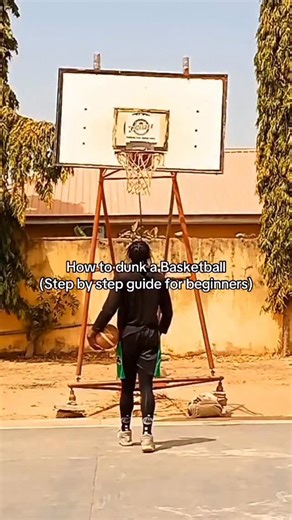 Dasmoody Okoronkwo on Instagram: "The ultimate cheat code for dunking nobody talks about. You’re welcome 🙃👌🏾 #learnfromdasmoody #basketball #nba #viral #explore"