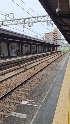 京急線 上り 1000形 金沢文庫行 普通列車 京急田浦駅 #京急線 #京浜急行 #1000形 #金沢文庫行v#普通列車 #京急田浦駅#上り#構内アナウンス#ドアチャイム#ドア開#けいきゅんステッカー