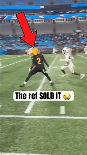 Is the ref TRIPPING? 😧