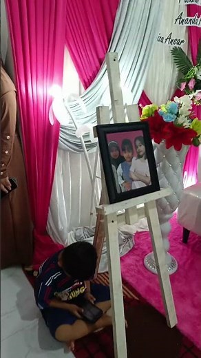 Makkatte adalah tradisi khitan pada anak perempuan dalam budaya Bugis dan Makassar