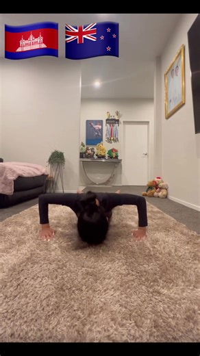 Simple and effective flow movements to get your body working #fyp #reelsvideo #reelviral #movement #strengthtraining