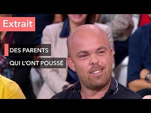 Atteint de nanisme : il a bien accepté sa différence - Ça commence aujourd'hui