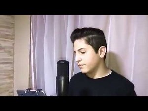 (Hugo Henrique) cantando inglês