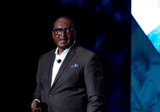 Mathew Knowles Ends Interview After Tina Knowles Is Mentioned - WBLS