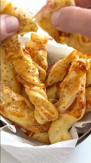 Blätterteig mit Käse und Schinken