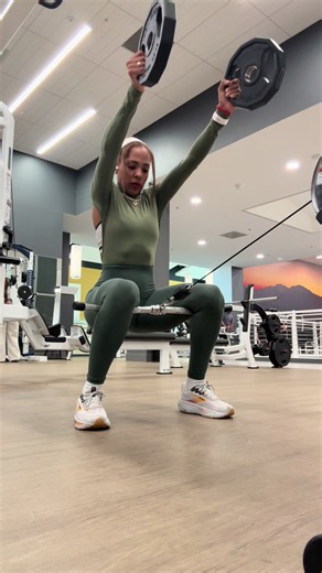 Yeny (@yeny.fitness)’s video of leg day