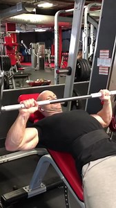 🔥BARBELL CHEST WORKOUT ✳️4 sets of each ✳️8-10 reps each exercise ✳️Rest between sets = 90 seconds Working out the chest is all about keeping constant tension. Prevent the elbows from locking out on top, and keeping the shoulder blades retracted are optimal for chest gains!💯 🚨Get our "Dumbbell Muscle Building Series" for FREE: https://www.renshawspt.com/workout-series 💪Build Muscle After 30: https://www.renshawspt.com 💊Shop Supplements: https://renshawspt.shop | Renshaw's Personal Training