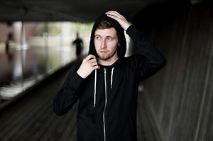 Il significato e la traduzione di Sweet Dreams, Alan Walker e il tributo a “Scatman” che invade TikTok