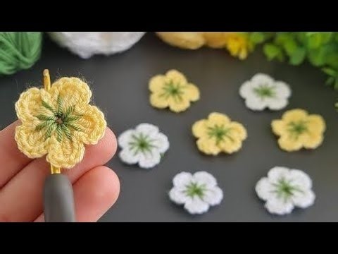 How to Crochet Small Flowers for Beginner ll