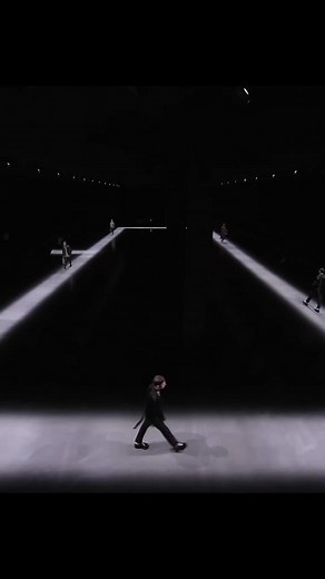 #Gucci 24-25 #ootd #love #fashion #beautiful #art #happy #runway #fb #runway #catwalk #facebook #makeup #style #mode #moda #beauty #ootd #supermodel #FashionStyle #StyleInspiration #FashionTips #Trends | Style Revolver | Facebook