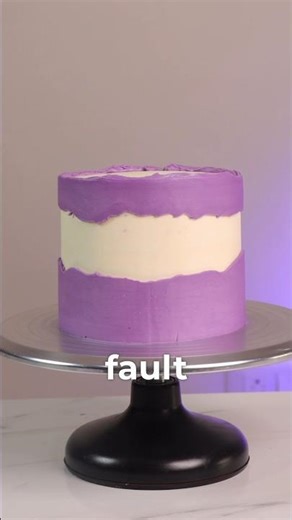 struggling to decorate your cakes ? try this fault line with 0 hard work 🙈