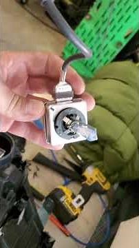 Bulb replacement Chevrolet Bolt EV