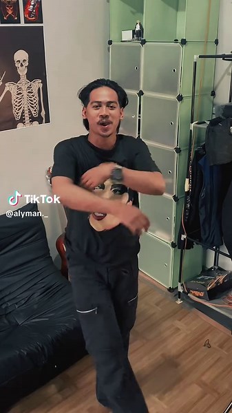 Inspirasi Outfit Pria: Skena Fashion untuk Cowok