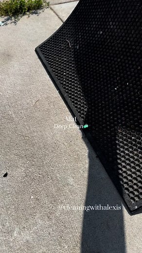 ENJOY!💕 hope yall are having a good day! Used~ gain hula berry dish soap and eucalyptus ajax liquid! At first I didn’t like it but it grew on me. Very refreshing combo! #mat #clean #cleaning #cleantok #cleaningtiktok #suds #scrub #brush #soap {12:43pm} | Cleaningwithalexis