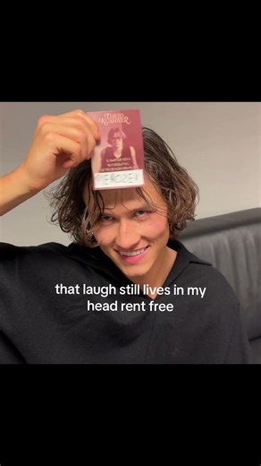he writes sad songs btw #davidkushner #funny #relatable #viral #music