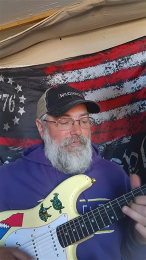 these AI guitar lessons are really making me look good LOL 😅