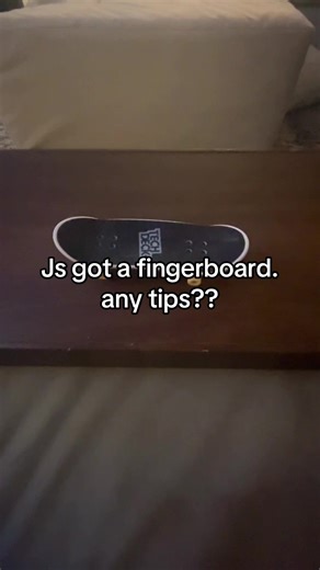 I have a techdeck hardboard but wanted to try sum new 🤷 idk how tf to do any tricks and the names of them either lmao 😭 #fyp #techdeck #fingerboard #maajins #giftok