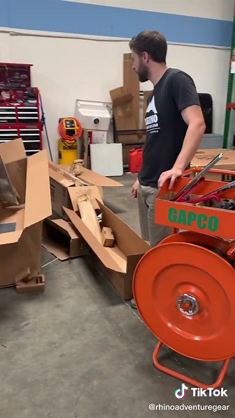 ULTIMATE Tundra Build featuring all the goodies using the perfect combination of the Leitner Active Cargo System mounted on a Retrax XR providing full tonneau coverage! Rounding out the build is a Gearpod XL on the side and iKamper 3.0 for good measure. Doesn’t get better than this! #tundra #tundranation #overland #overlanding #retrax #leitnerdesigns #ikamper #ikampernation #theragpack