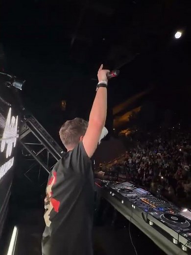 🎵 Marshmello - Alone (Live at Red Rocks 2025) [Martin Garrix B2B Marshmello]