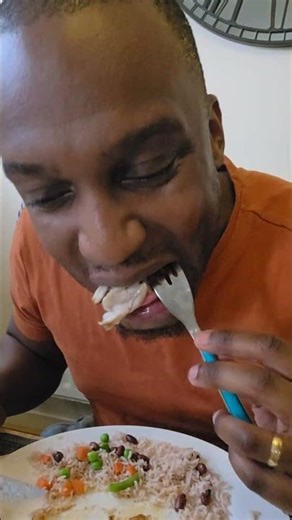 Eating chicken with hands or knife and fork? #parenting #fyp