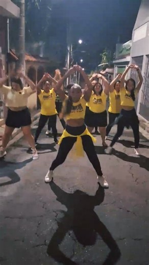 Janete Evangelista Evangelista on Instagram: "Core mi Corazon ❤️ Coreografia @itskramer_ Em Maio evento com ela @karinarochadance Grupo @permitidodancar Amooooooo dms . . . #zumbafitness #zumba #reels #foryou #foryoupage"