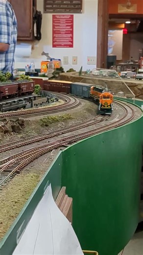 A manifest train behind EMD power on our layout today. #EMD #modelrailroad #BNSF #hoscaletrains #freighttrain | Greater Grand Forks Train Club