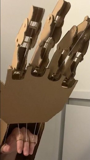 How to make a giant cardboard mechanical hand #cardboardcraft #crafts #robothand