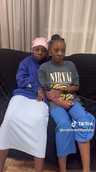 Food Comedy: Minister's Hilarious Escape Artist Tricks