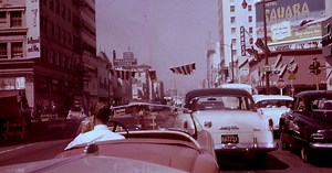 46 Fascinating Color Photos That Capture Street Scenes of Los Angeles From the 1950s