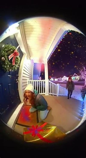 DOORBELL CAM CATCHES EPIC CHRISTMAS PRANK!
