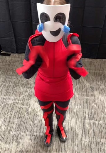 The Amazing Digital Circus Gangle Cosplay at Convention