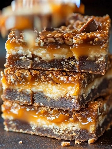 Butterfinger Caramel Bars Ingredients: 1 cup all-purpose flour 1 cup rolled oats 1/2 cup brown sugar, packed 1/2 teaspoon baking soda 1/4 teaspoon salt ...... Full Recipe in Coʍmеոτ 💬 | The Saucy Plate