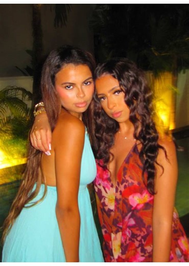Mes préf >> 💋 @Kayliah @sarah2icy QUEEN HOUSE #kayliah #sarah #queenhouse #duo
