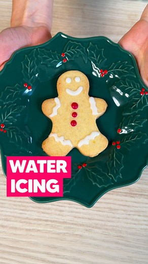 This icing recipe will be ready in SECONDS, perfect for decorating cookies and cakes! 😍👇 👉INGREDIENTS 100g of powdered sugar 3 tablespoons of warm water ❤️For the colored version: Water-soluble food coloring 👉METHOD 1. Mix the sugar with the water until you get a thick and smooth mixture. 2. Decorate the cookies. Will you give it a try? | Cookist Wow