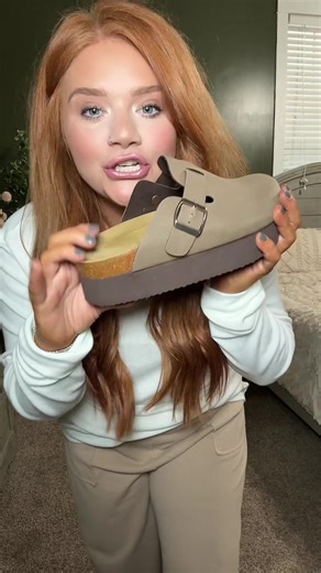 @Cushionaire the best platform clogs! #ootd #clog #platformclogs #cushionaire