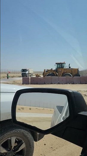 What is the role of a flagman in construction site?