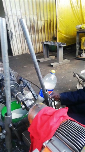 HOW TO CUT WITH STEADY TURNING OF LINE BORING SHAFT DURING EXCAVATOR'S DIPPER STICK WORN HOLE REPAIR