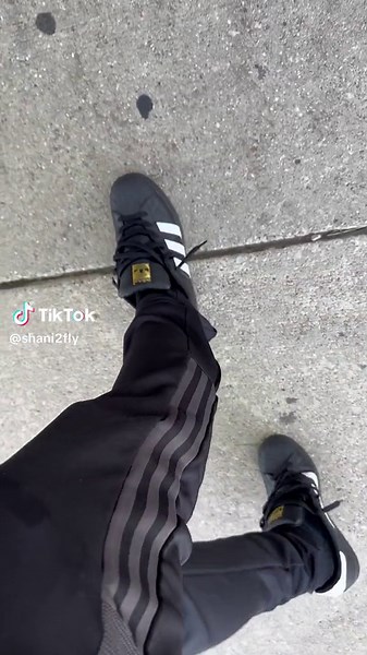 Classic shell toes👟 #adidas #classic #shelltoes #shoes #black #white #sneakers #kicks #red #coach #bag #drip