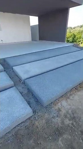 Execução de Piso Fulget ... Rampa de acesso da garagem .. #construção #arquitetura