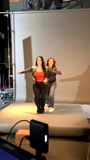 88K views · 1.1K reactions | Sara Tomko and Alice Wetterlund are queens of the world  #ResidentAlien | SYFY | Facebook