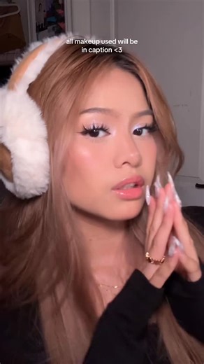 Chloe Czuleighka G. Paredes on Instagram: "The perfect makeup look for winter time 🤍🤍 Makeup Used - @lorealparis Foundation 425 & 430 - @hourglasscosmetics Concealer (drift) - @anastasiabeverlyhills contour (shadow) - @hudabeauty Strawberry Cream Blush -Huda Beauty Ice Nude Palette - @Flortte Official white highlight - Anastasia duo brow (chocolate) - @r.e.m. beauty eyeliner (teddy) - @ONE SIZE BEAUTY Highlighter - onesize powder melt Setting Spray - @hudabeauty Baking Powder - Huda beauty lip