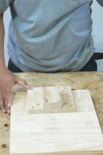 Amazing DIY Making Woodworking Roll Sander Box #tooltips #tips #diy #hacks #woodworking #woodwork #woodart #woodprojects #woodworkingprojects #woodcraft #carpenter #box #amazing #diy #roll #sander #rollsander | Woodworking TV