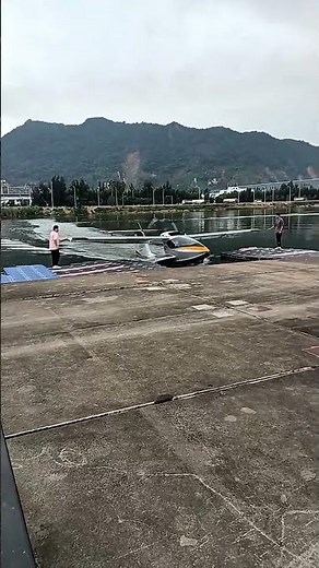 Limitless creativity – a “plane” that can run underwater!