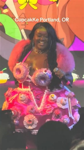 CupcakKe "Cpr" live from Portland Roseland Theater #cupcakke #floptropica