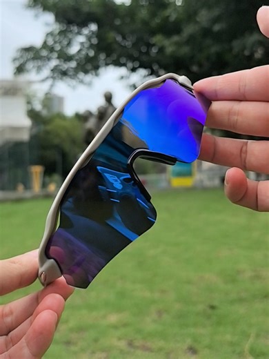 Sun protection goggles that are stylish enough for a casual bookstore run 📚 #shades #sunglasses #glasses #outdoor #newyearnewme #ootd #Fashion #workout #running #windproof #sports