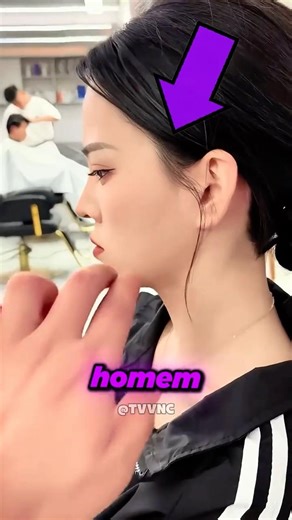 He decided to try the makeup… and regretted it instantly 😳