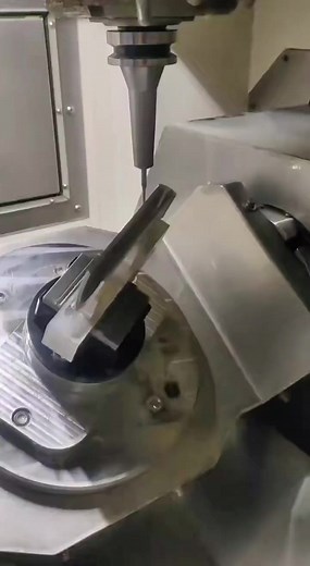 What are the Types of 5 Axis CNC Machine centers? check here: 5-axis machines can enhance your machining procedure and improve scalability. These machining centers can come in various types to meet the manufacturing industry. The three major types of 5-axis CNC machines are Head/Head, Head/Table, Table/Table #CNC #machine #tooling #machinetool #fabrication #automation #industrial #SYNECNC #tooling #happynewyear #CHINA | SYNE Machines | Facebook