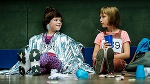 😂 „Ich will nicht mehr tot sein!“ 😂 Beerdigung spielen, Teenie-Stars erpressen und die blöden Glamour-Girls neidisch machen … Seit heute ist endlich die witzige Bestseller-Buchreihe „Mein Lotta-Leben – Alles Bingo mit Flamingo!“ im Kino: http://bit.ly/2YY8Dlm | KINO&CO