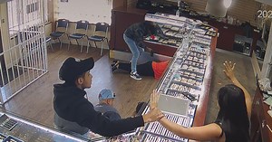 Colorado authorities search for 8 suspects wanted in jewelry store robbery